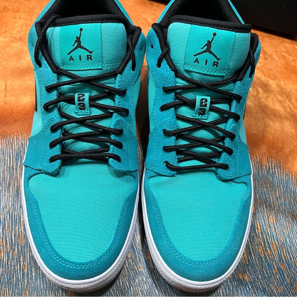 Air Jordan AJ V.2 Low Shoes New Emerald Black White Size 11 with box - Picture 4 of 10